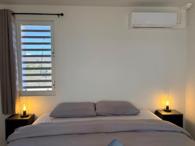 Casa Limon - Central Gated Home with Full AC near Juliana Dorp and Grote Berg