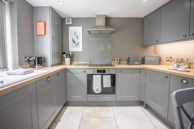 Cosy 2-Bed Stone Cottage in Gargrave by MCPI Hosting, Ideal for Families & Friends!