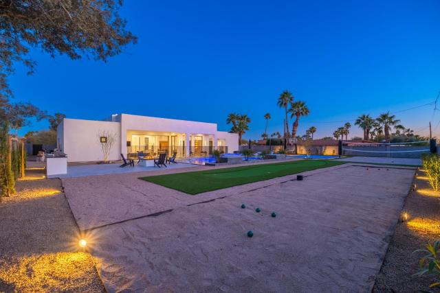 MultiMillionResort Oasis PickleballVolleyballCourtBocce Ball CourtGolf