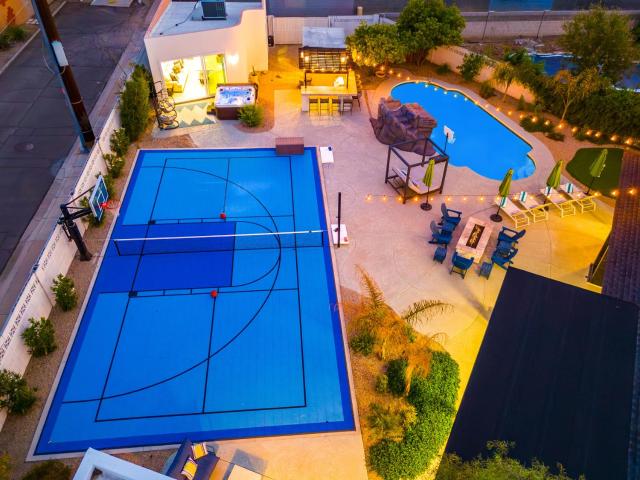 WaterslideLuxury3 housesSportCrtShuffleGolfSpa
