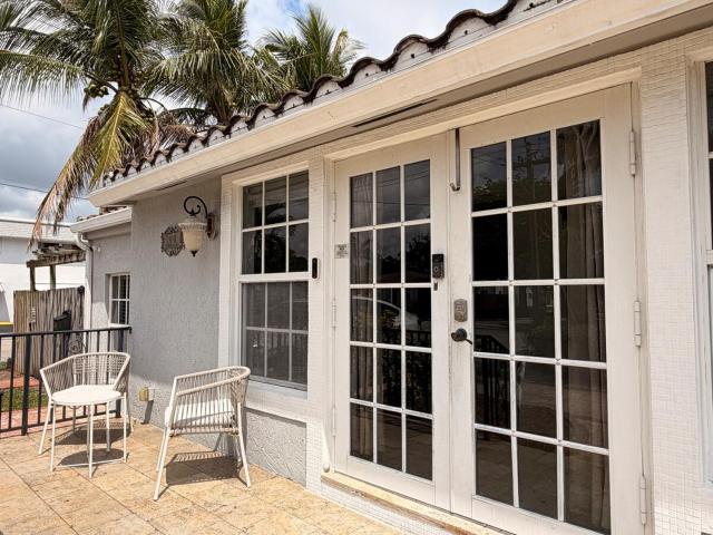 Stylish Hollywood Retreat Near Beach & Hard Rock