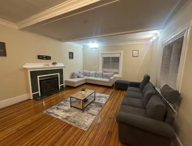 -No66- Fancy Room in a House - 2 beds - Steps to Boston College & Green Line at Brighton Boston