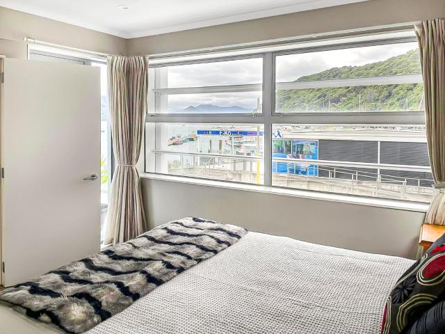 Oxleys 205 one bedroom with sea views