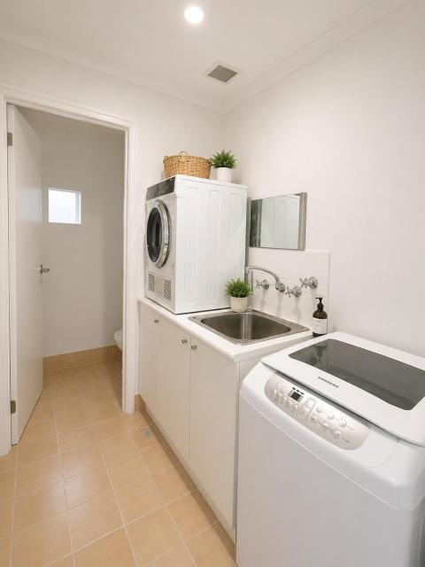 Beacon Cove Retreat 3 mins Walk to Beach & Tram