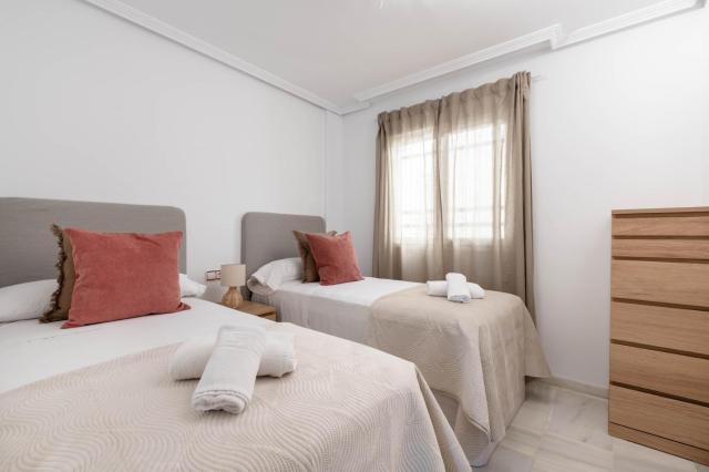 Bright Pool Apartment Torremolinos