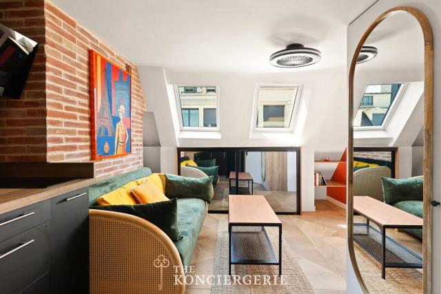 Stylish Nest - Heart of Paris