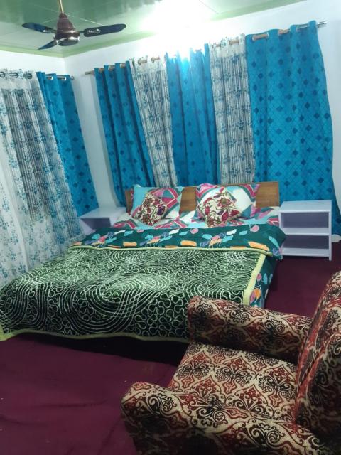 Rose Bowl Guest House, Srinagar Dal Lake