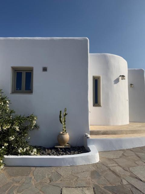 White House with Sea View