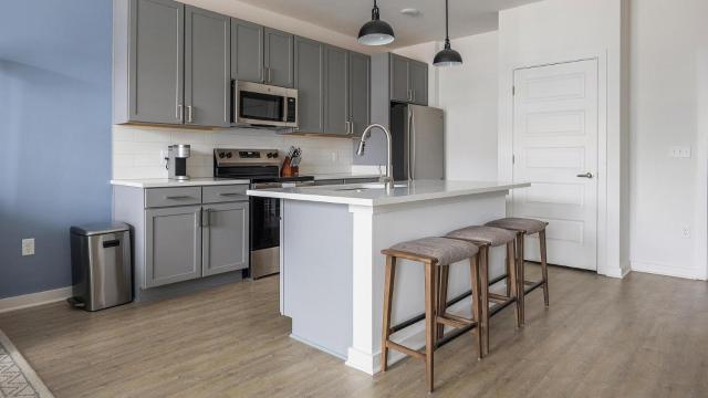 Landing Chic 1BD Clubhouse Yoga Studio