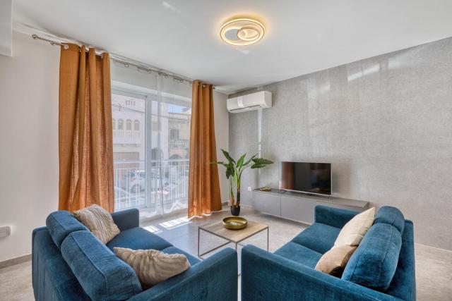 Spacious and refined 3 bedroom duplex KARP1-1