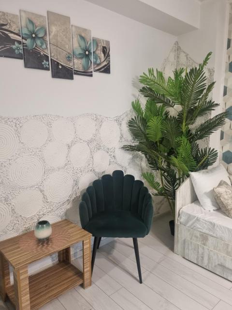 GOLDEN APARTMENT- Militari Residence Bucharest