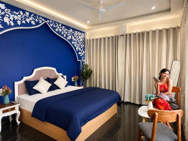 Raahgir LakeView Hostel