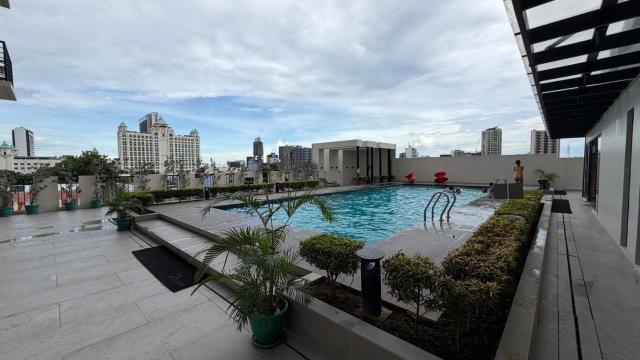 Studio Condo Near IT Park Cebu with WiFi & Kitchen