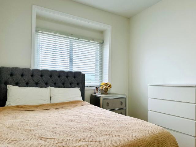 3BR 2BA near Renfrew Station - Free Parking - Pets Free