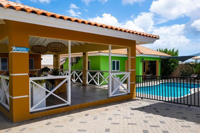 Dakar Garden Apartment with Pool