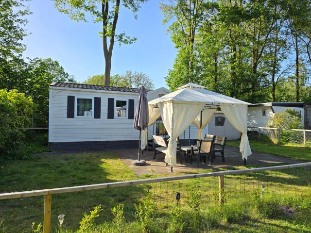 Tiny Cottage 5 stars Camping Nature Pool Family Dog