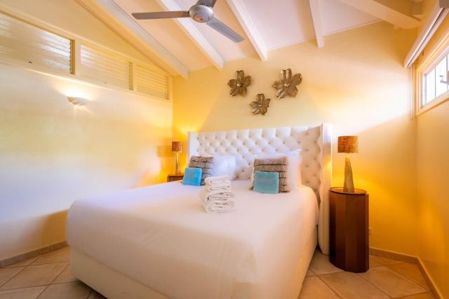 Ocean Pearl - Luxury Oceanfront at Mambo Beach