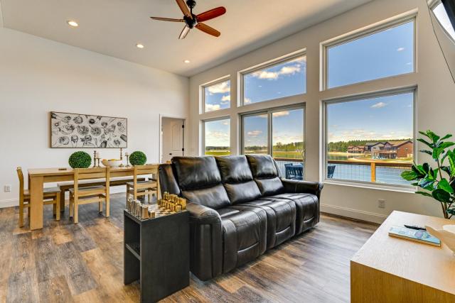 Private Beach & Game Room! Sunset Lake Group Hub