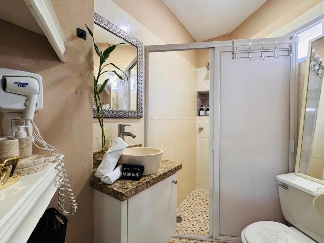 Polly's Home Aralias Boutique GuestHouse & PrivateSuites
