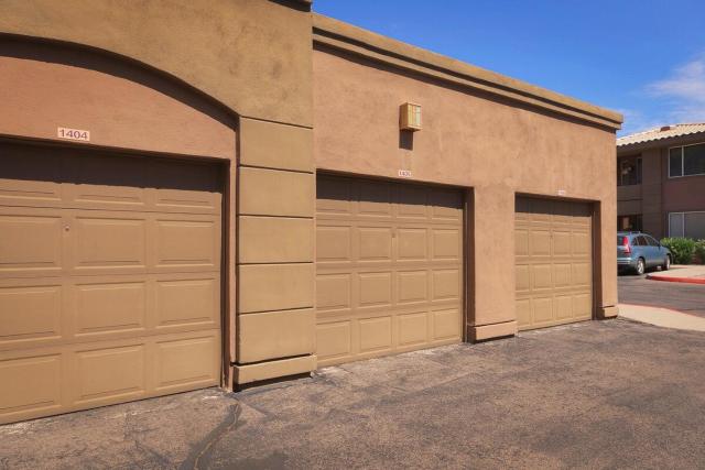 Luxury Condo - Walk to Kierland Commons
