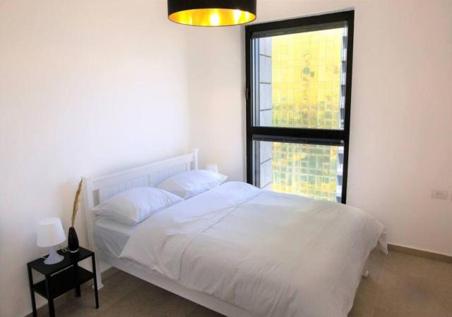 Elegant Tower Apt l Sea View & Parking l Mamad