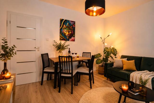 Elegant Apartment Manufaktura 2BR & 2 Baths & Parking
