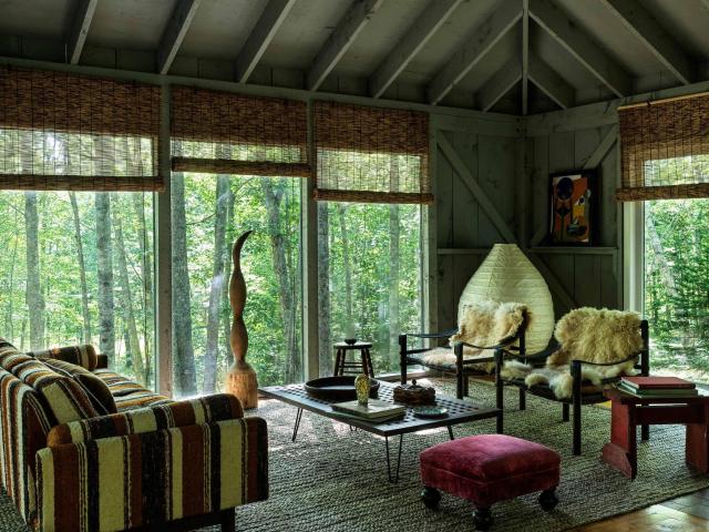 Galleon's Lap - Design Featured Cabin on Waterfront