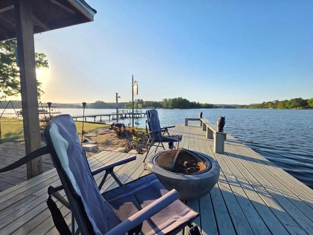 Happy Dock Hideaway