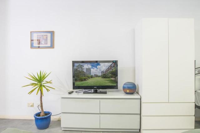 Close to city Peaceful studio at Waterloo