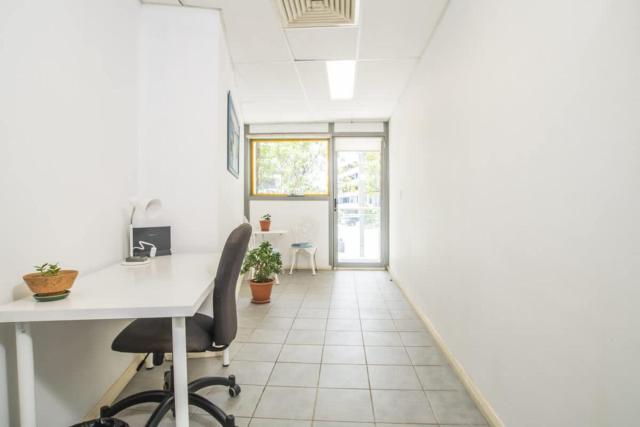 Close to city Peaceful studio at Waterloo