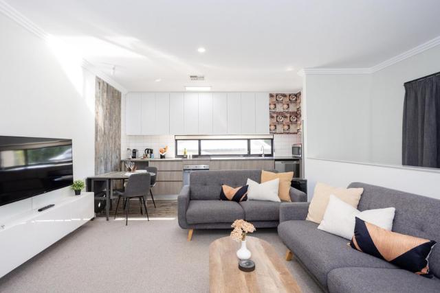 Subiaco City Stay - Close to CBD, Cafes & Hospital