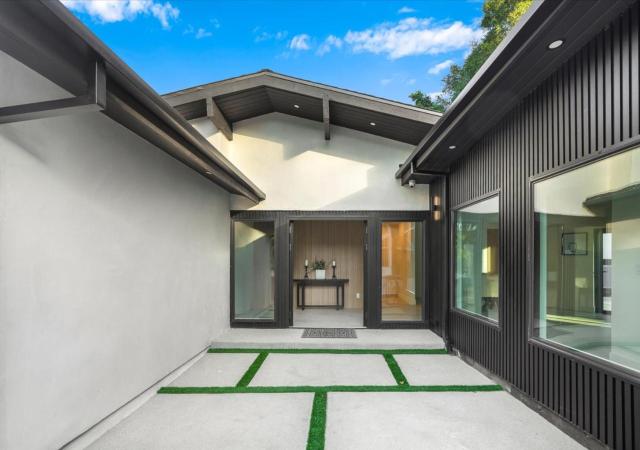 Freshly Built Near Universal Studios and Hollywood - Private Garage and Driveway Parking with Pool