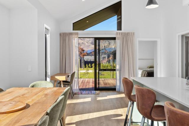 Dunstan Haven - Cromwell Holiday Home