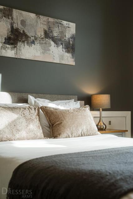 Rooms at The Dressers Arms