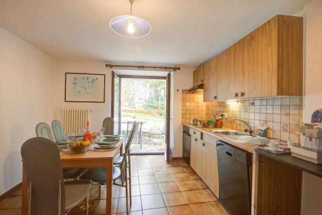 Ca Cornocc with Private Terrace in Gordola - Happy Rentals