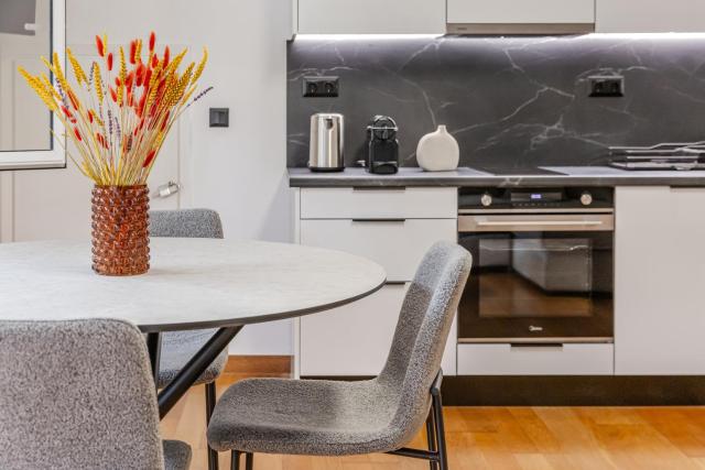 Sea Breeze Vouliagmeni - 2 BR