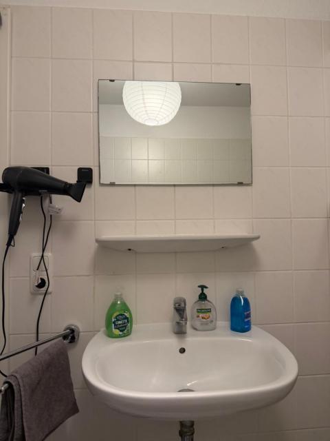 Modernes gemütliches Studio Zimmer