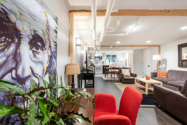 Unbeatable Location in NW District w Parking
