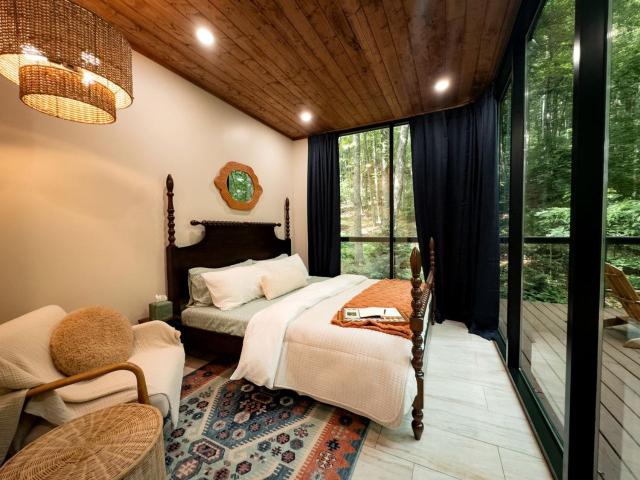 Gorgeous Glass Tiny House Nestled in the Forest for a Romantic Retreat near Mars Hill, NC