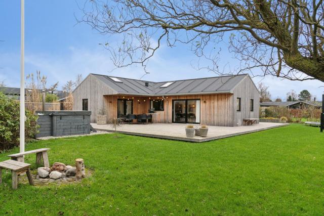 Scenic Summer House With Space For The Family