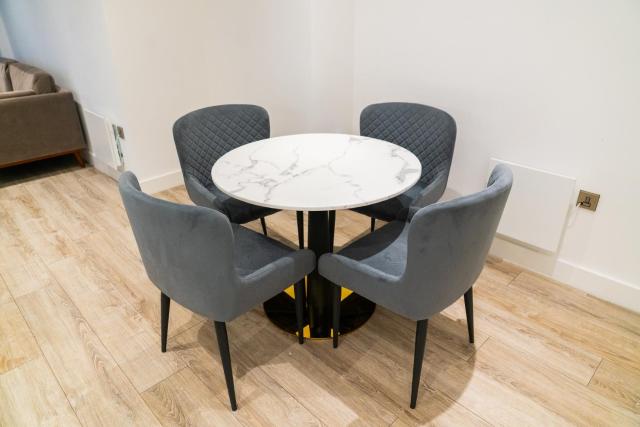 Modern 2 Bed Penthouse with Stunning views in Manchester City Center