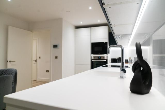 Modern 2 Bed Penthouse with Stunning views in Manchester City Center