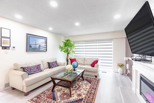 Vancouver Verdant Villa