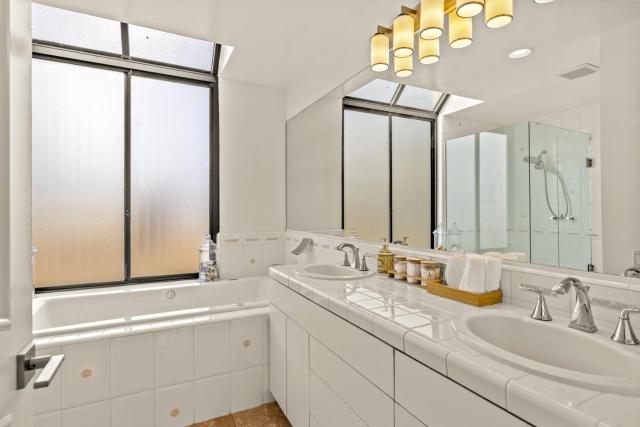 Ocean Front - 4 Bedroom Manhattan Beach Penthouse