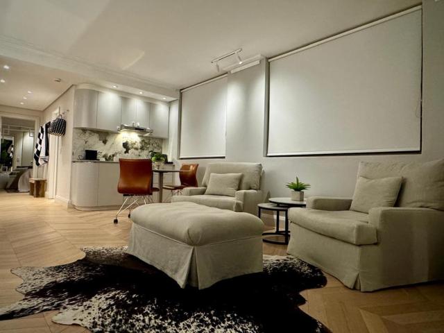 Hamptons Holiday Apartment in Dolce Vita Sea Point