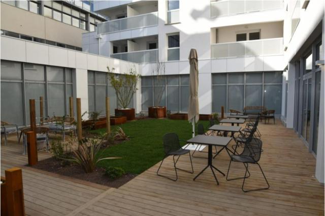 Studio récent avec terrasse Clim Airbus Aéroport