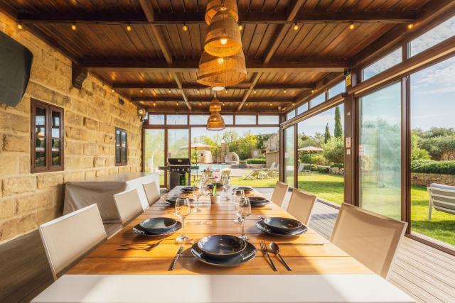 New to the market - 4BR Farmhouse with Pool by SF Homes