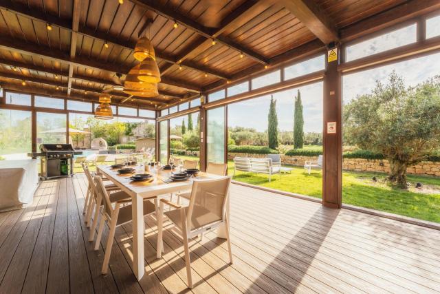 New to the market - 4BR Farmhouse with Pool by SF Homes