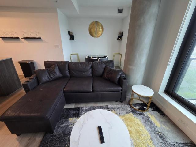 Breath Taking View-TopFloorPHaccess-DTskyline-2BR2WR-5Guest