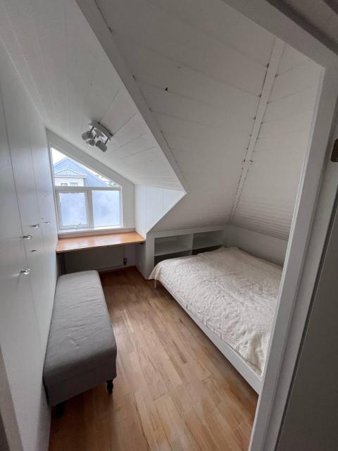 Apt107